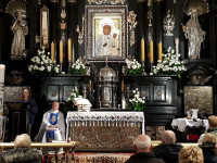 Parafianie z Korczewa na nocnym czuwaniu u Jasnogórskiej Pani